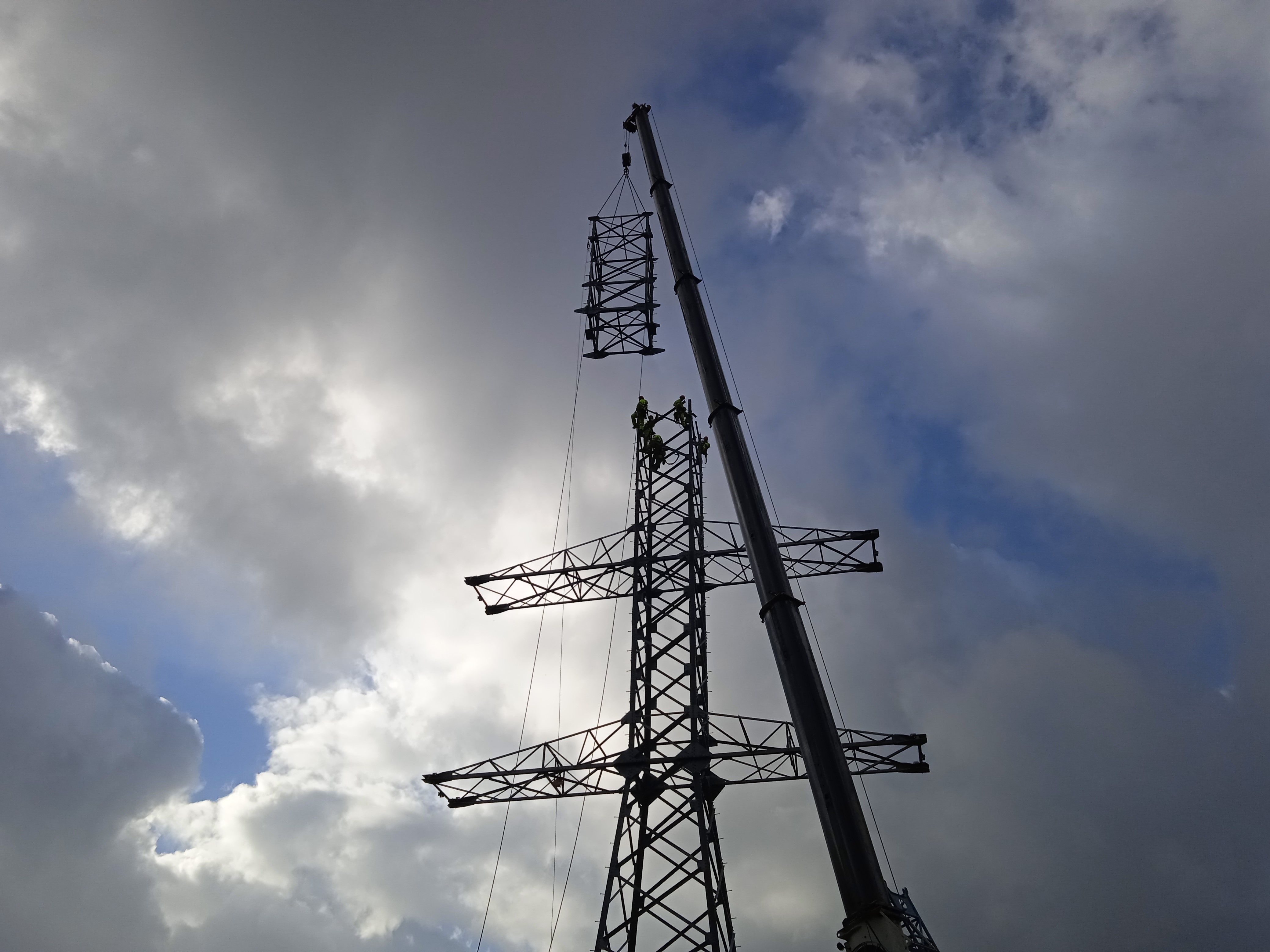 Construção da Linha da Feira-Ribeira de Pena 400kV (lote 2) 